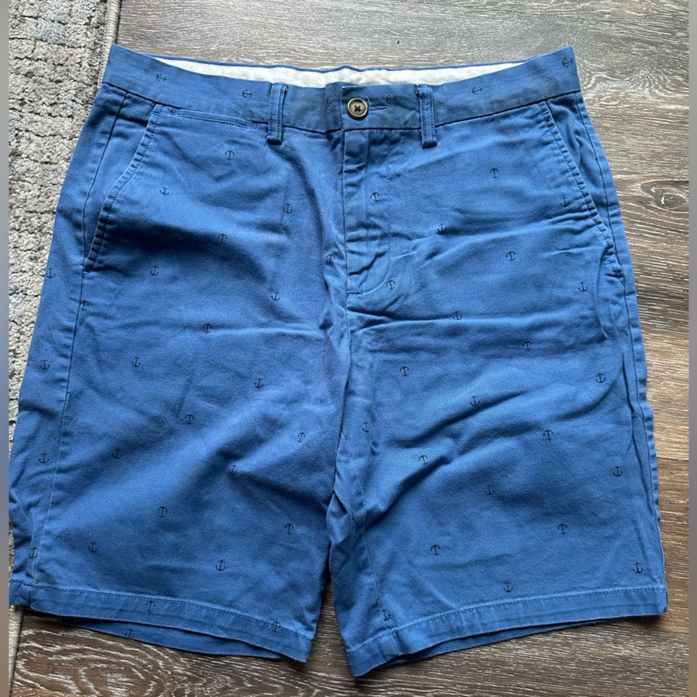 Men’s old navy blue anchor shorts